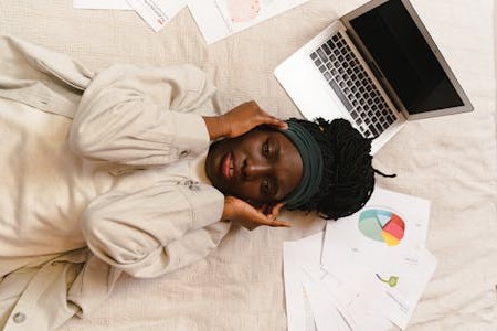 DEPRESSION AND BURNOUT AT THE WORKPLACE